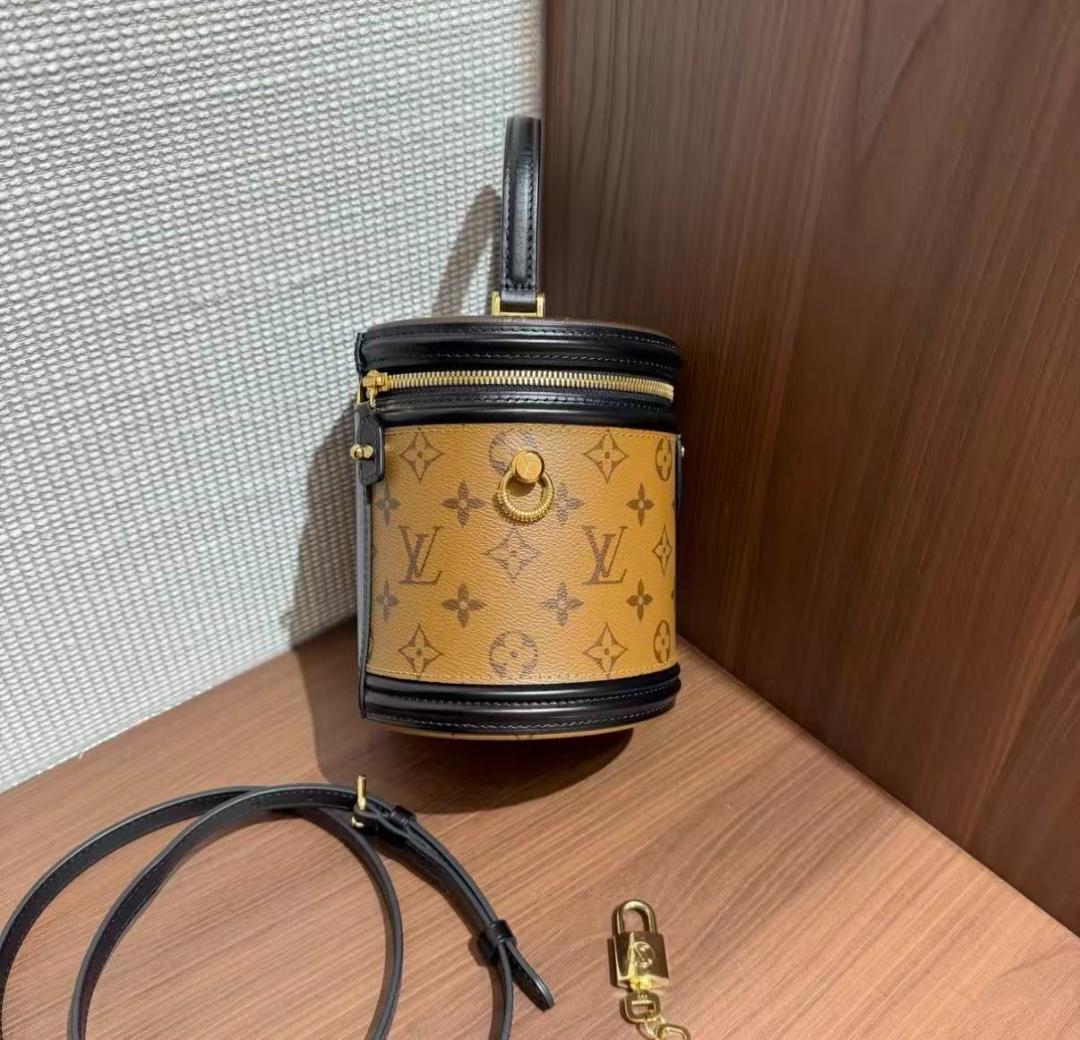 モノグラム ショルダーバッグ