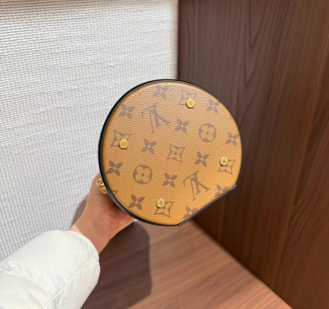 モノグラム ショルダーバッグ