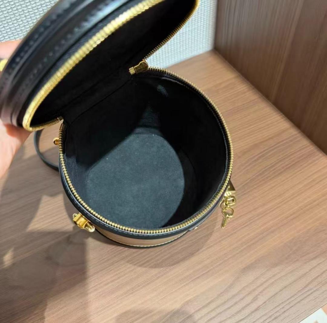 モノグラム ショルダーバッグ