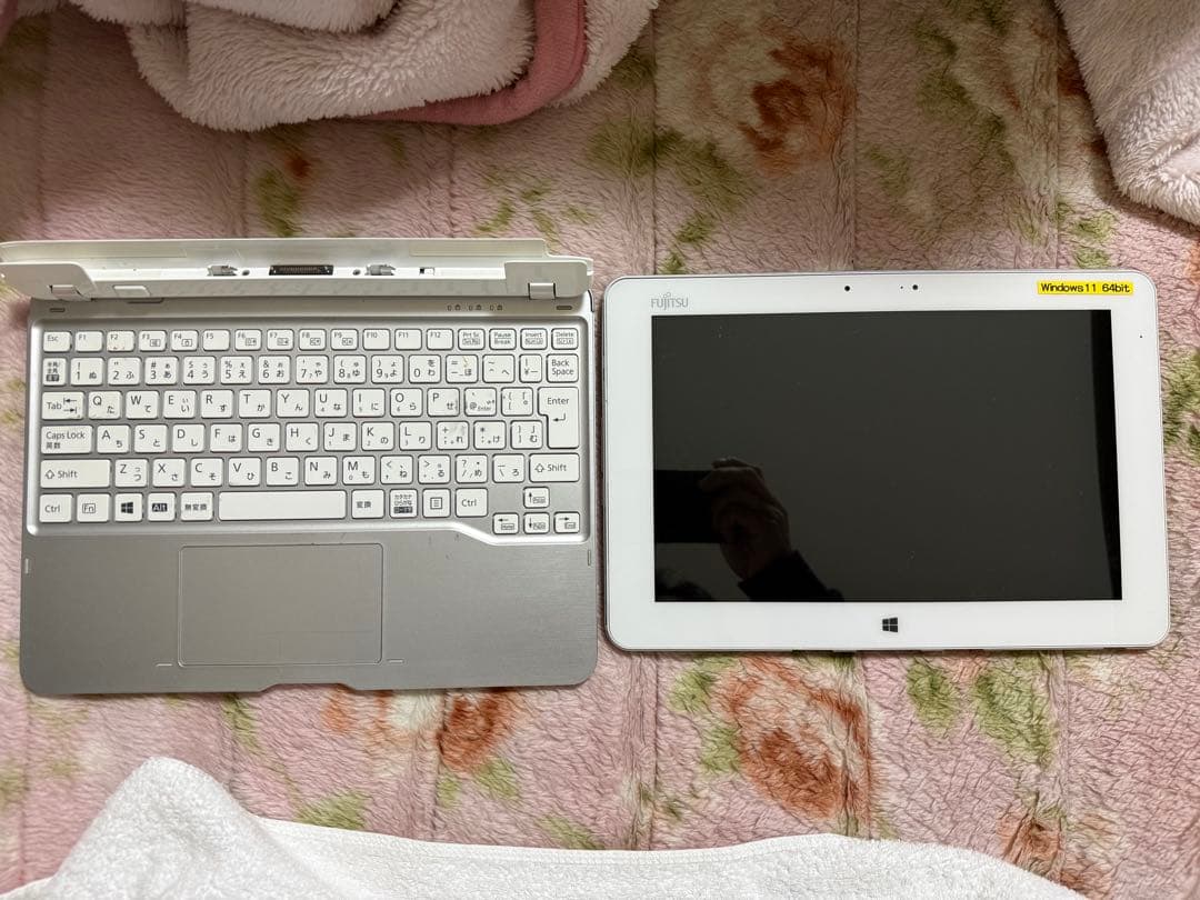 富士通製2in1タブレット ARROWS Tab Q584/K Win11Pro