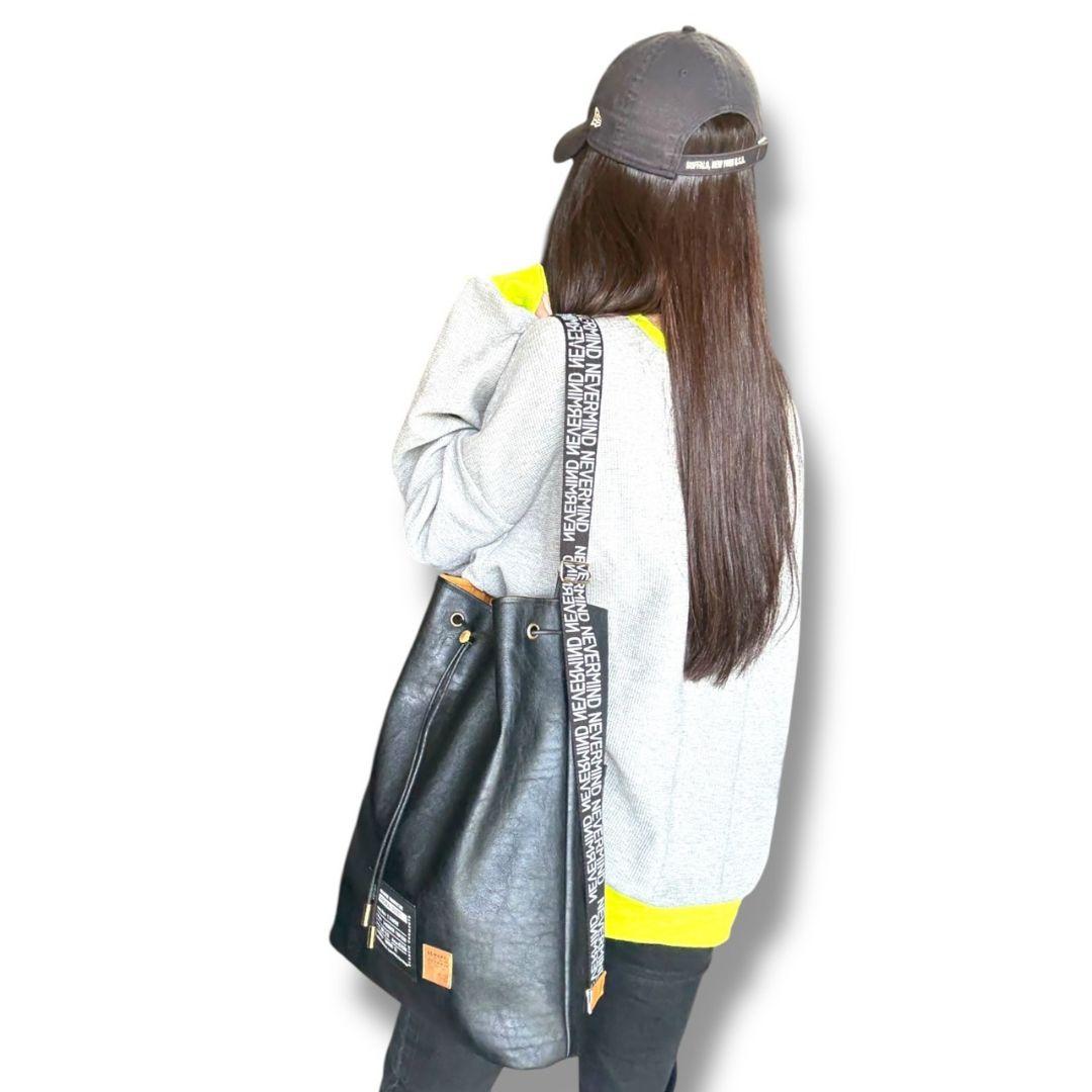 drawstring shoulder bag／black leather
