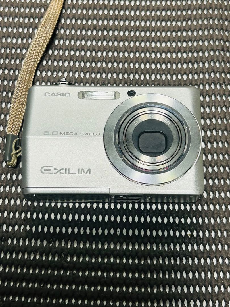 CASIO EXILIM EX-Z600 5.0メガピクセル シルバー