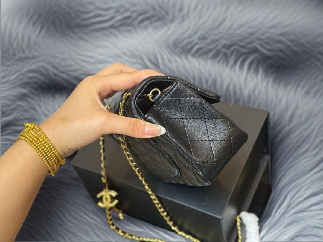 希少品 ブラック キルティング レザー ショルダーバッグ