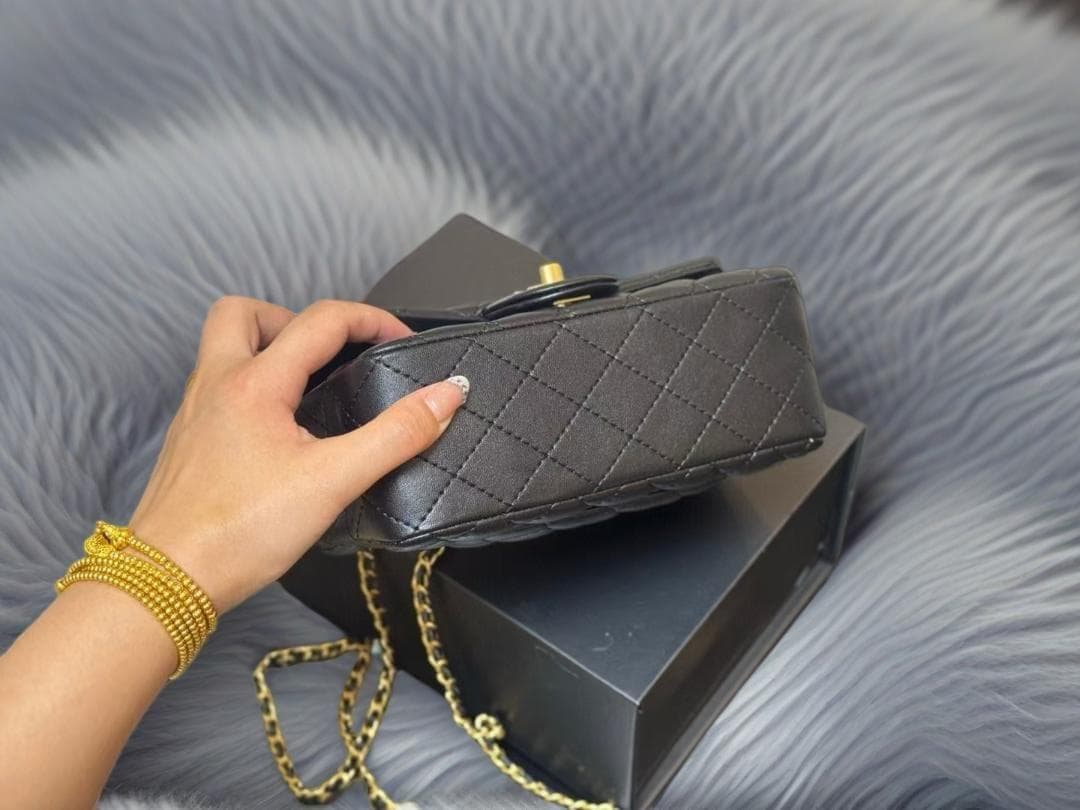 希少品 ブラック キルティング レザー ショルダーバッグ