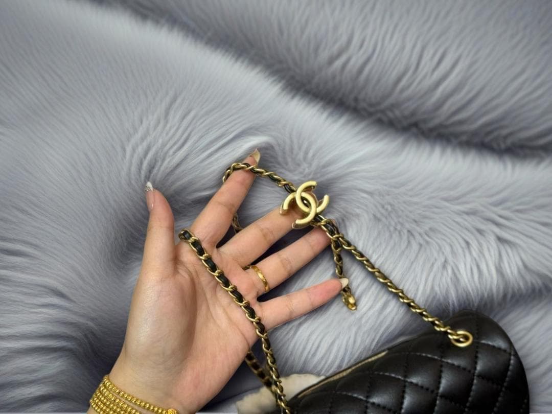 希少品 ブラック キルティング レザー ショルダーバッグ