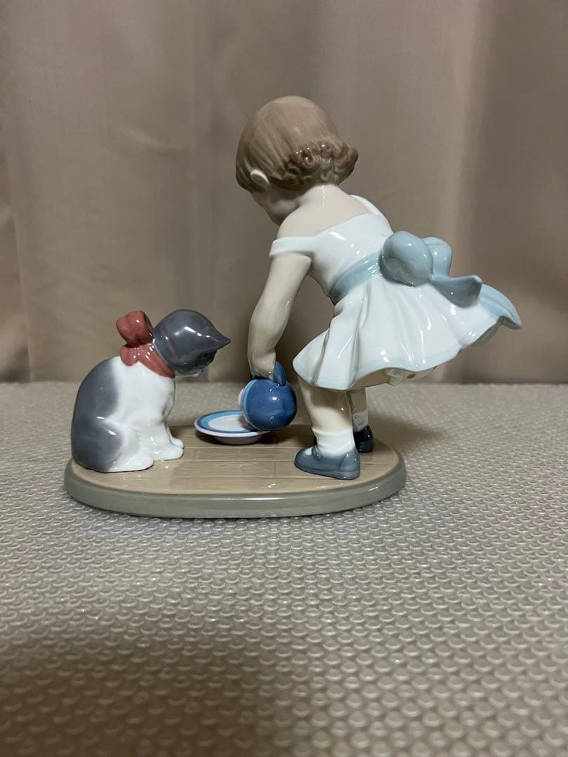 保管品　美品　リヤドロ　召し上がれ