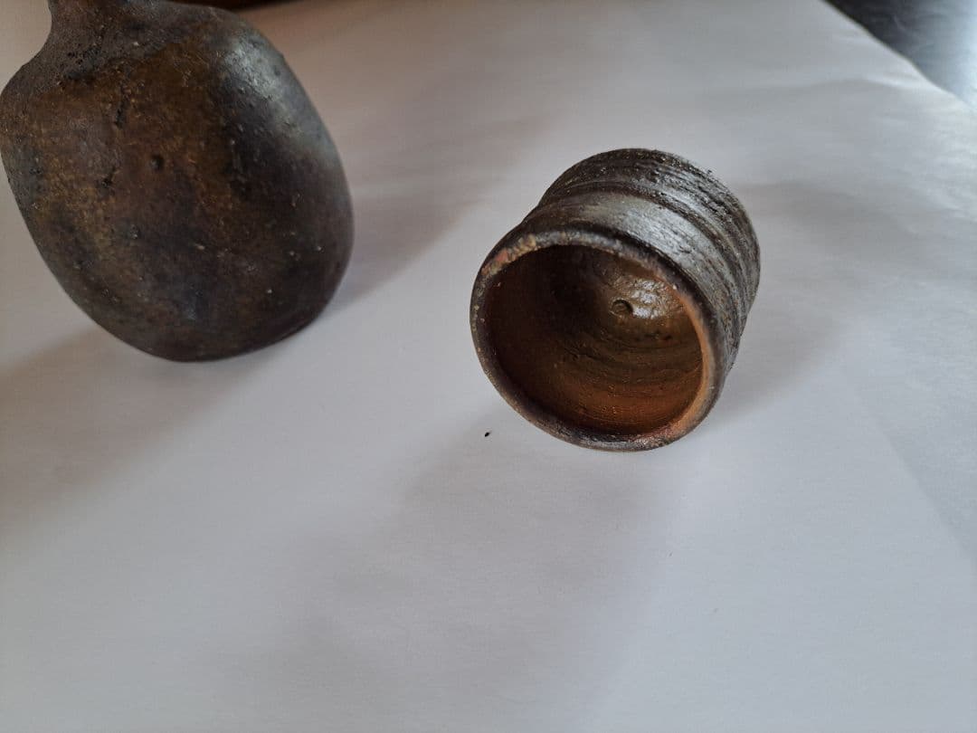 【備前焼】焼締め　徳利　お猪口　一輪挿し　名工日幡光顕【美術工芸品】