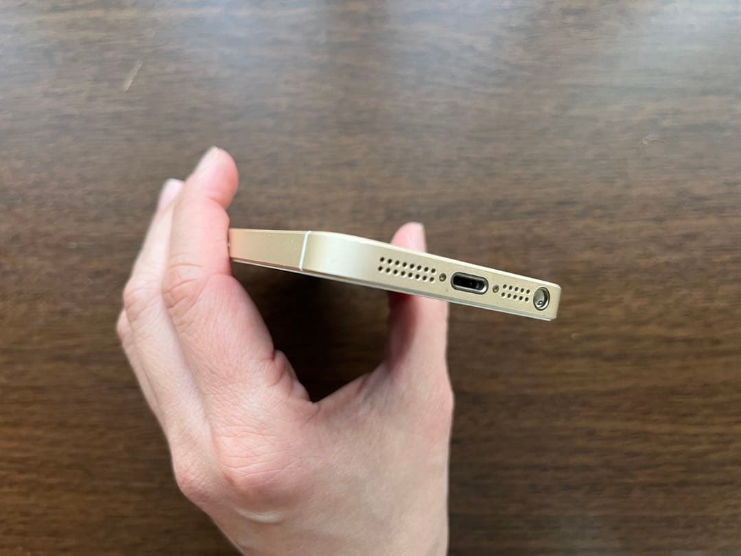 スマートフォン本体 Apple iPhone SE GOLD 87%