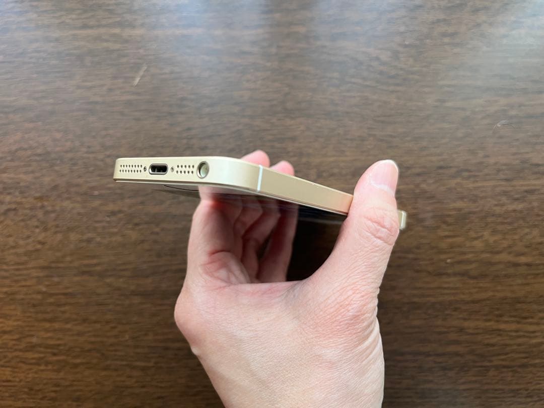 スマートフォン本体 Apple iPhone SE GOLD 87%