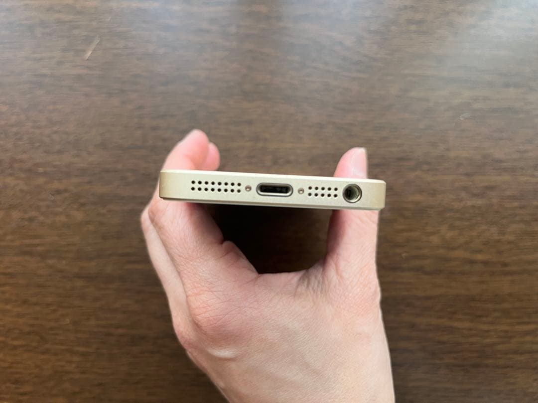 スマートフォン本体 Apple iPhone SE GOLD 87%