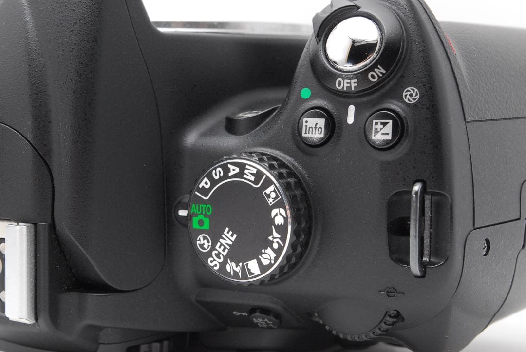【極上品】安心のダブルレンズ　Nikon D5000　スマホ転送　自撮り　動画