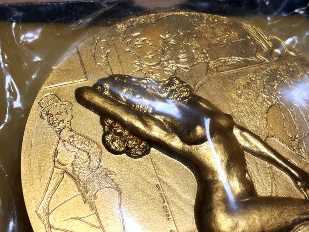 マリリンモンロー　フランス　メダル　彫刻　置物　飾り物　骨董　アンティーク　裸婦