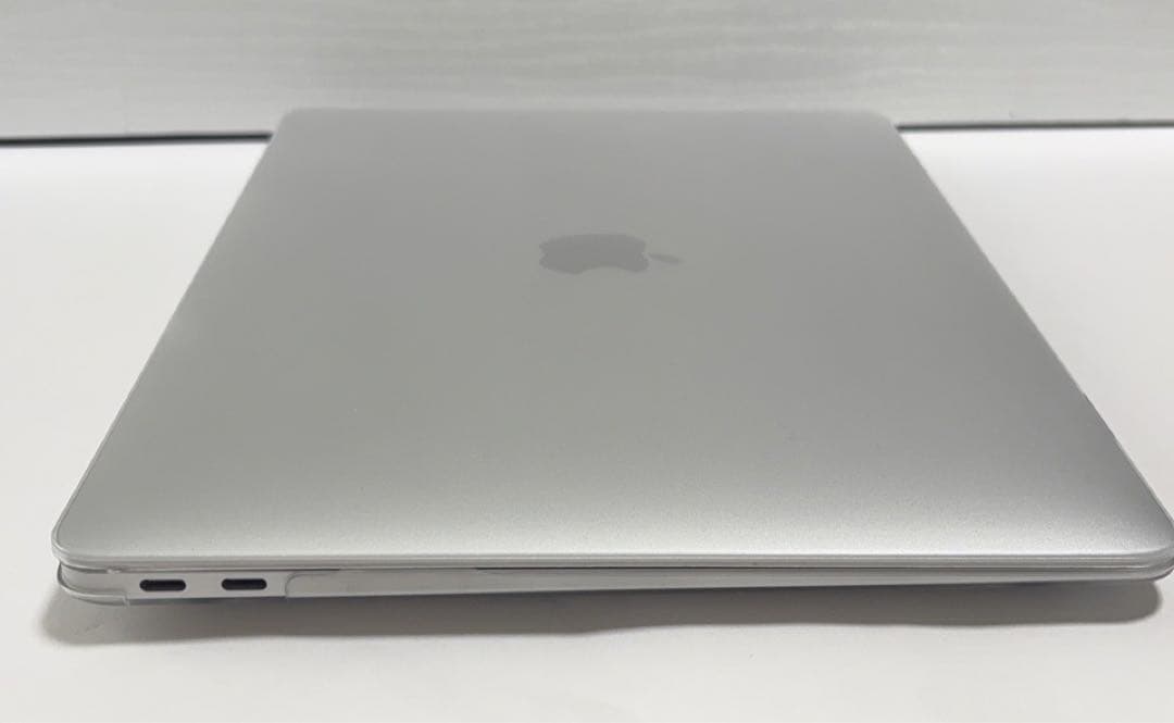 MacBook Air M1 8GB 256GB シルバー【美品】