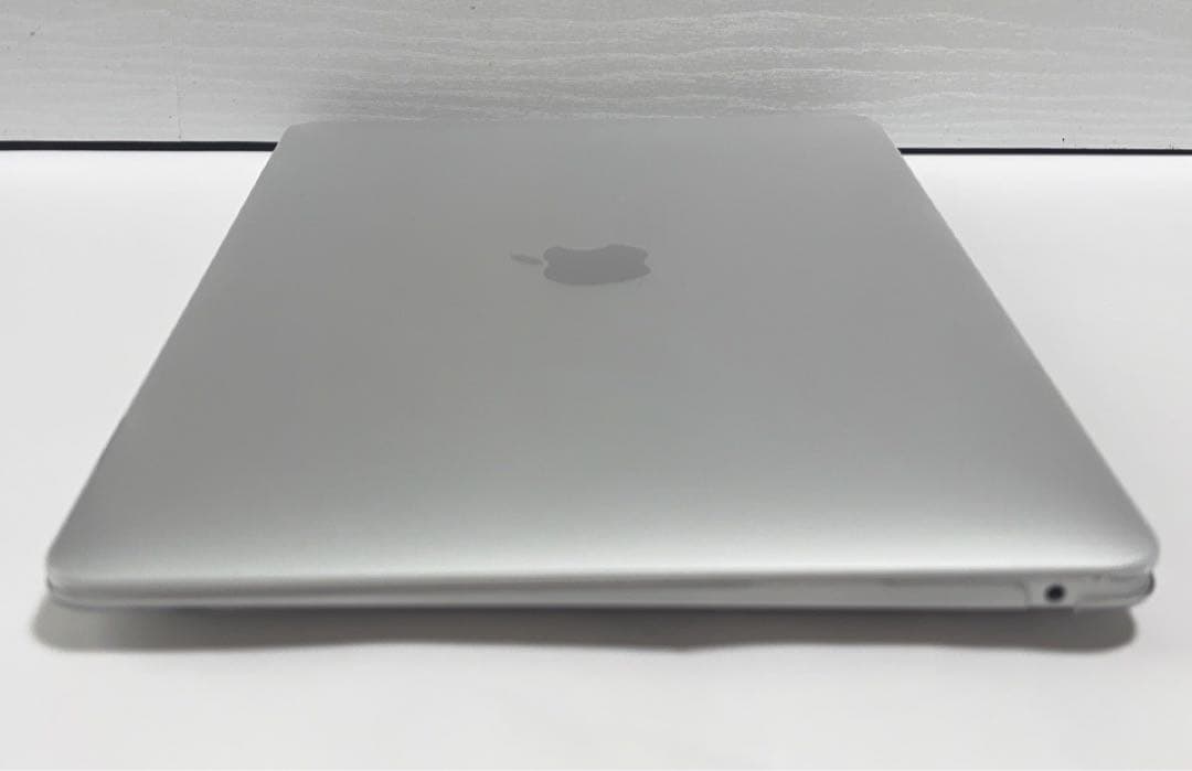 MacBook Air M1 8GB 256GB シルバー【美品】