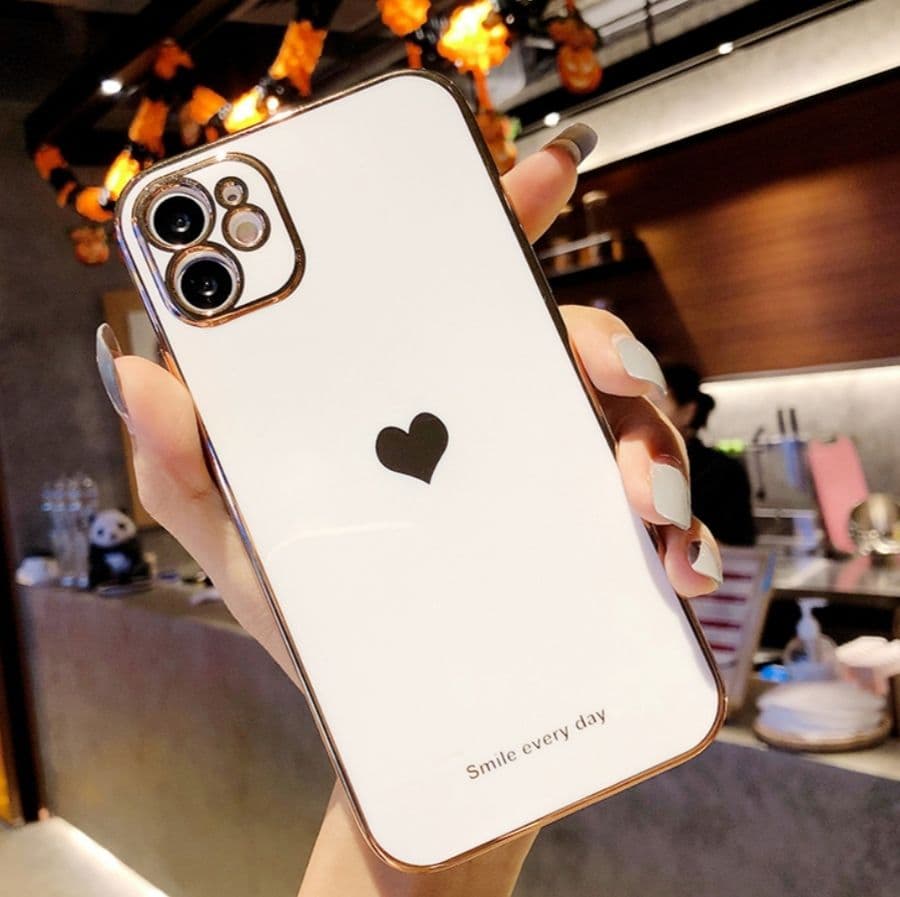 iPhoneケース　iPhone12Pro　ハート　ホワイト　シリコン　耐衝撃