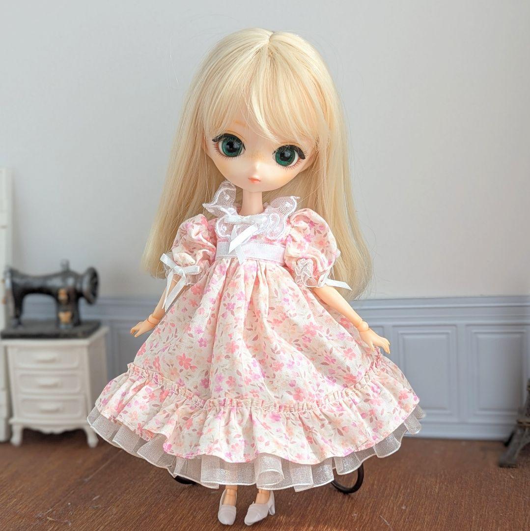 1554【ハルモニアブルーム服 】ピンクの花柄ワンピースとボンネットのセット