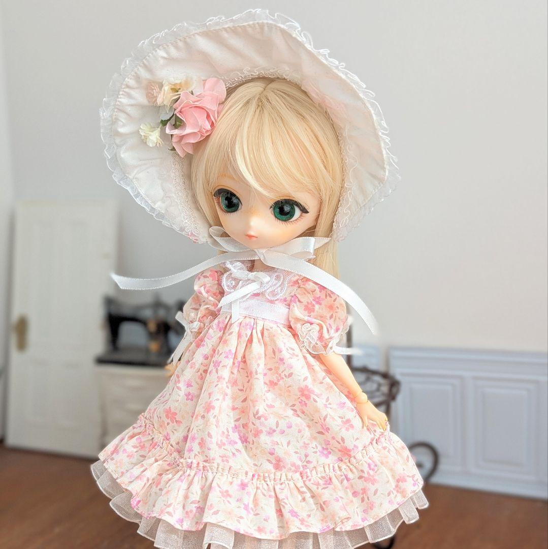 1554【ハルモニアブルーム服 】ピンクの花柄ワンピースとボンネットのセット
