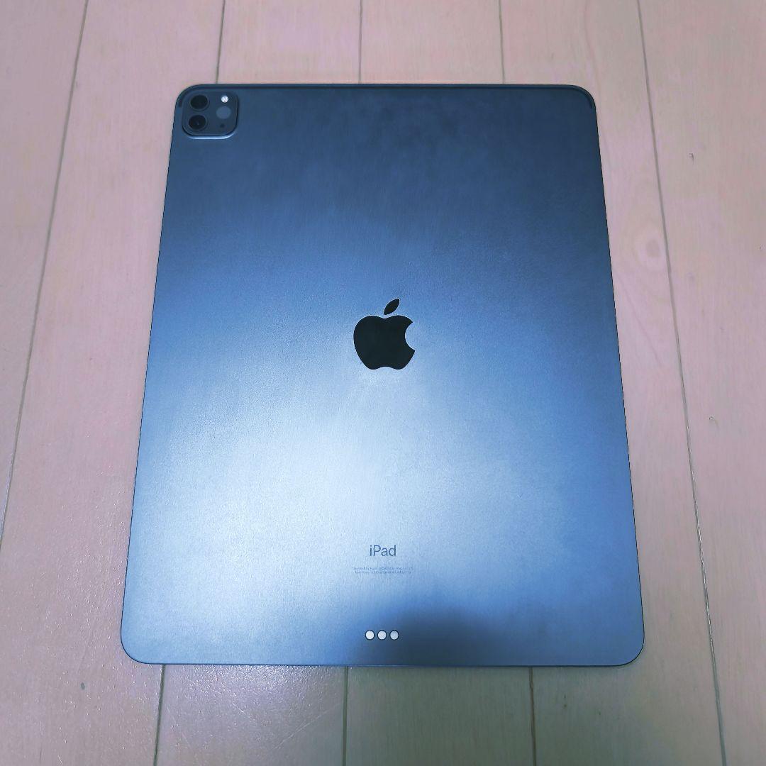 Apple iPad Pro 12.9インチ (第5世代)　別売ケース付属