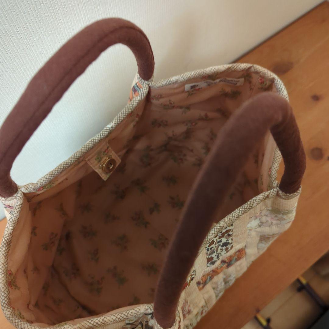 ✿リバティ✕パッチワーク✿　シックなリバティをちりばめたふっくらトート
