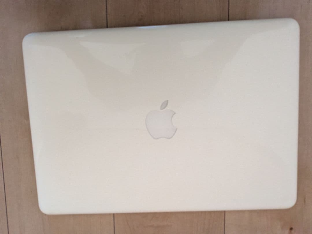 ジャンク品】Apple MacBook A1342　ホワイト