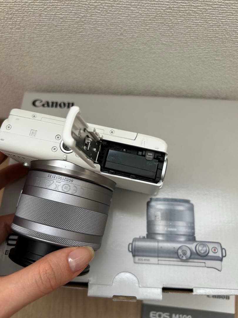 【値下げ不可】Canon EOS M100 ミラーレス一眼カメラ シルバー