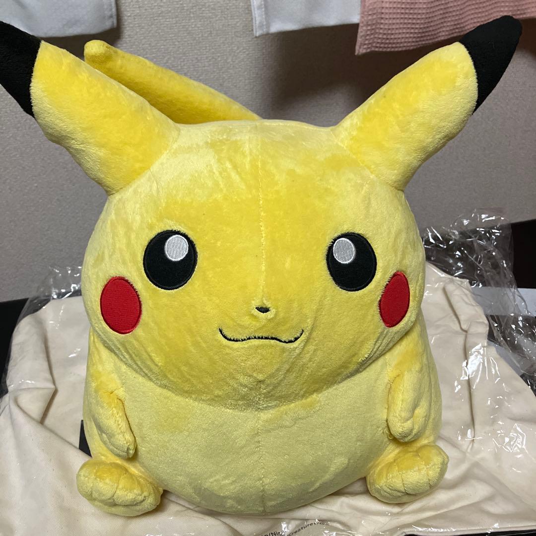 ピカチュウ　ぬいぐるみ　等身大　beams