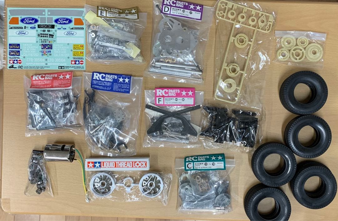 1/14ビッグトラックシリーズNO.9 トレーラーヘッド・フォードエアロマックス