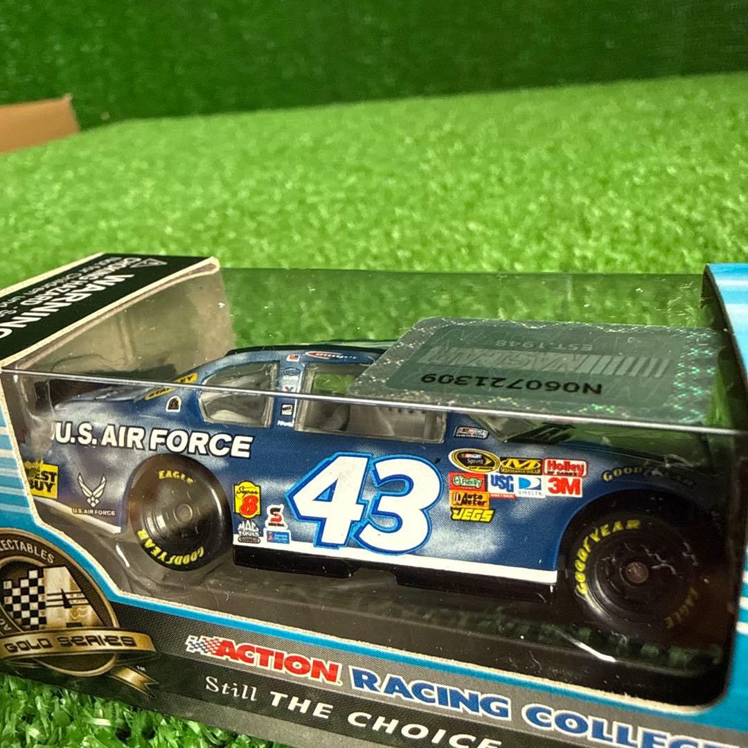 a230-10】ナスカー AJアルメンディンガー/エリック・アルミローラ #43