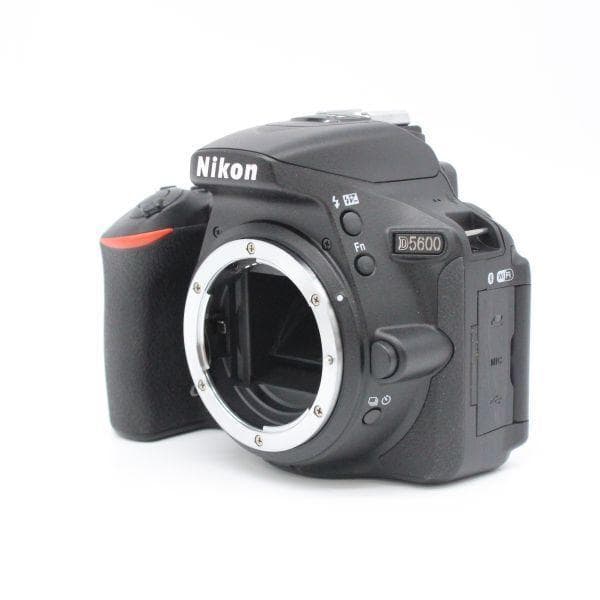 ショット数461！元箱付き！■ほぼ新品■ Nikon D5600