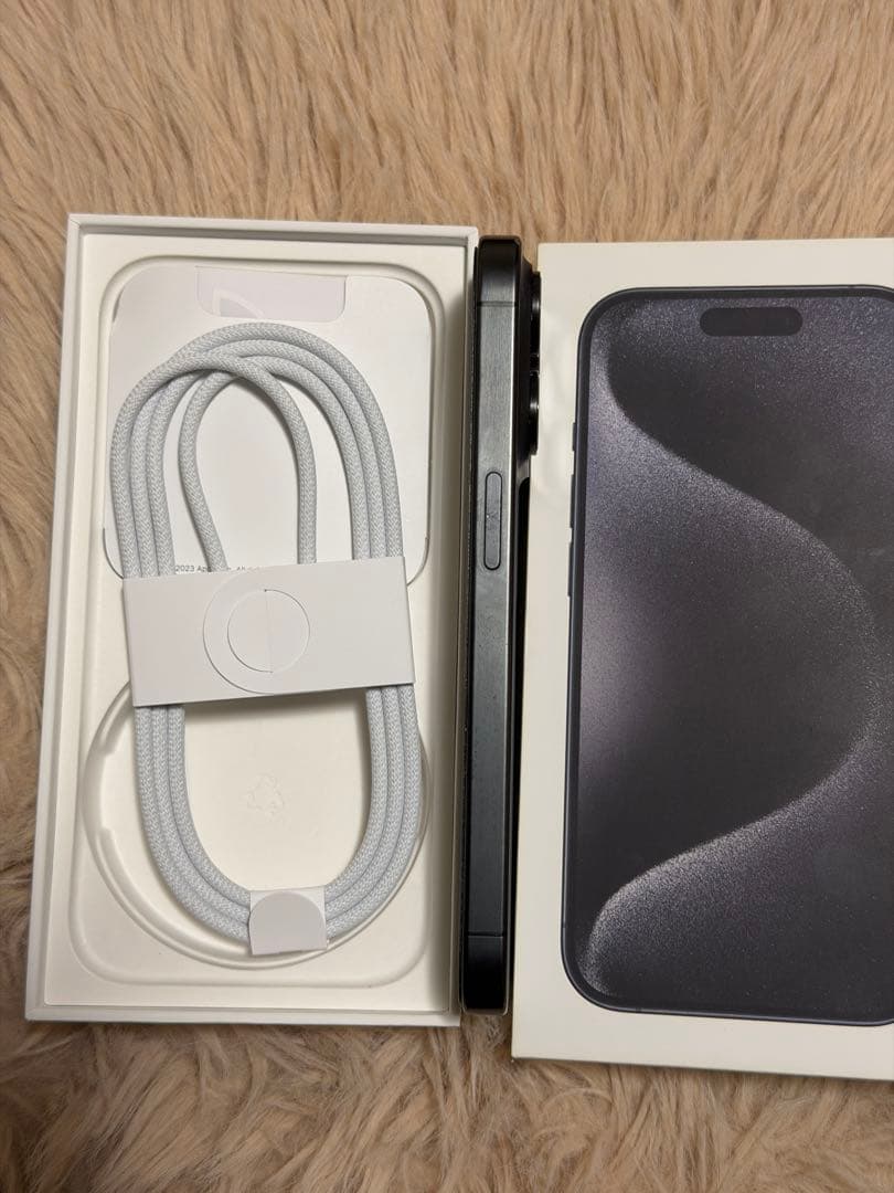 iPhone15pro 256GB バッテリー容量100% / ケース付