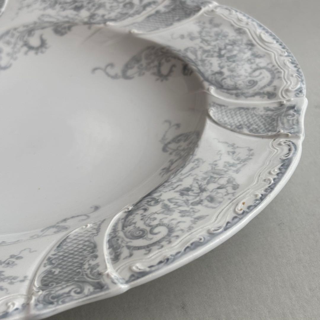 美品 フランスアンティーク ロンウィ ブルーグレーのロカイユ模様が美しい深皿