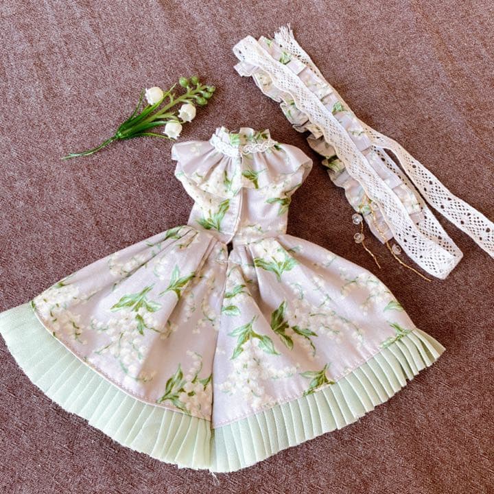 ハンドメイド　ネオブライスサイズ　ワンピース&ヘッドドレスセット　スズラン