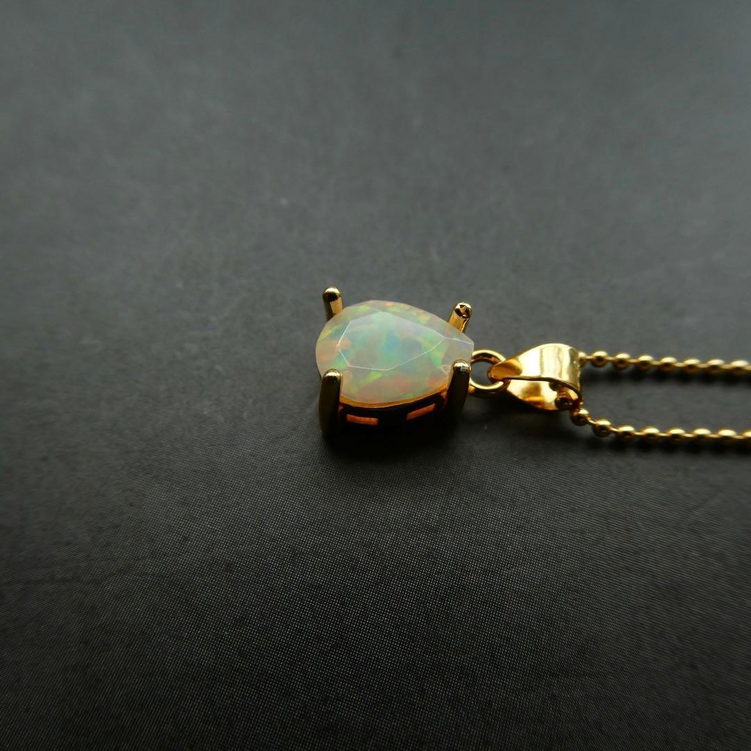 5)宝石質AAAオパールのネックレス