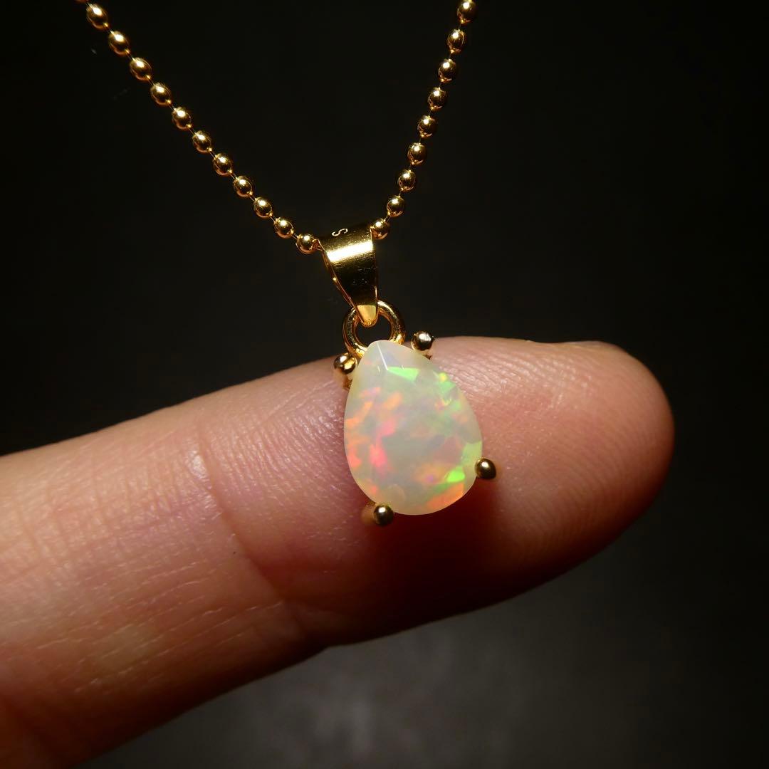 5)宝石質AAAオパールのネックレス