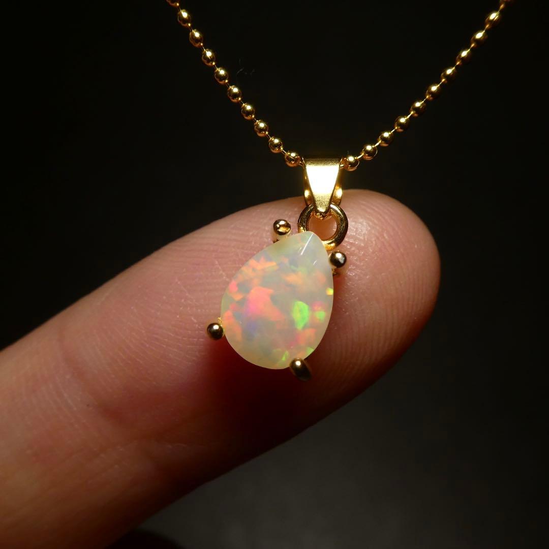 5)宝石質AAAオパールのネックレス