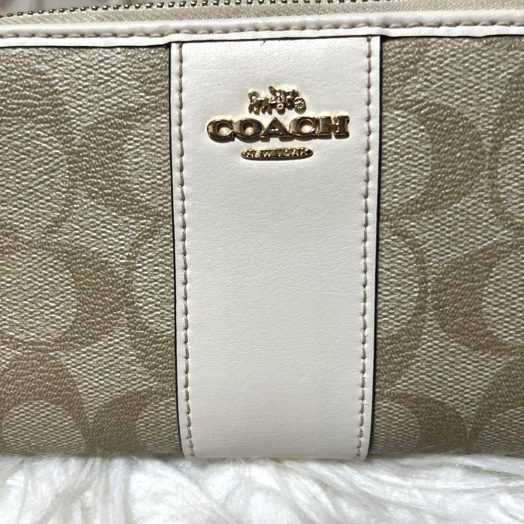 COACH（コーチ） カラー：ベージュ×ホワイト 財布形：長財布