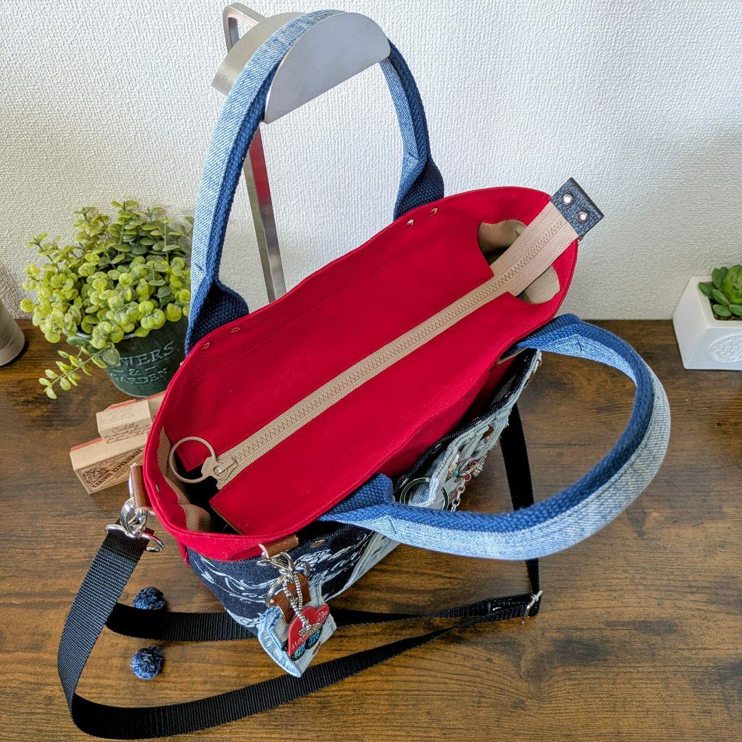 デニムリメイク 2wayトート｜薔薇刺繍×本革・ポケットたくさん・底鋲付き