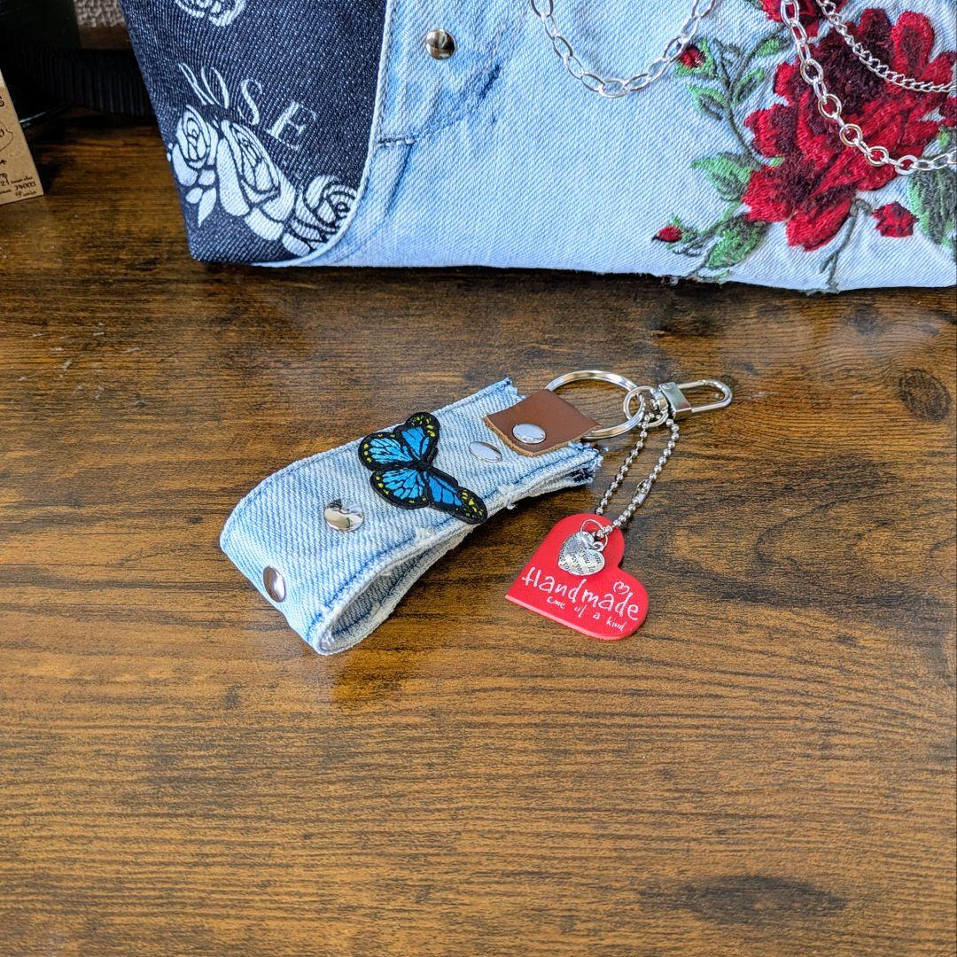 デニムリメイク 2wayトート｜薔薇刺繍×本革・ポケットたくさん・底鋲付き