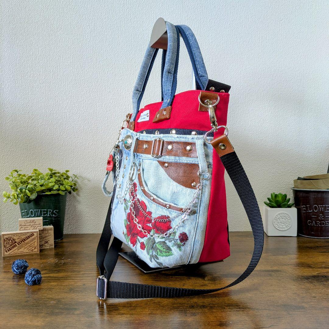 デニムリメイク 2wayトート｜薔薇刺繍×本革・ポケットたくさん・底鋲付き