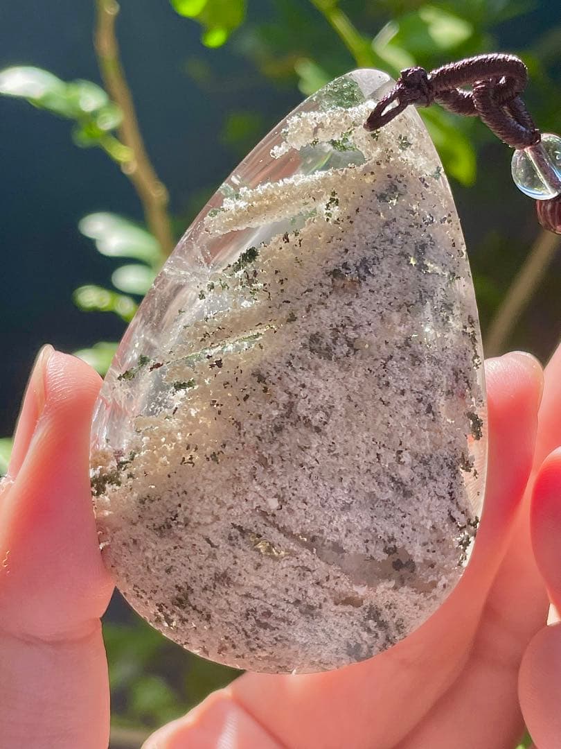 超ビッグ　ガーデンクォーツ  雫型　苔水晶 庭園水晶 パワースートン　原石風水