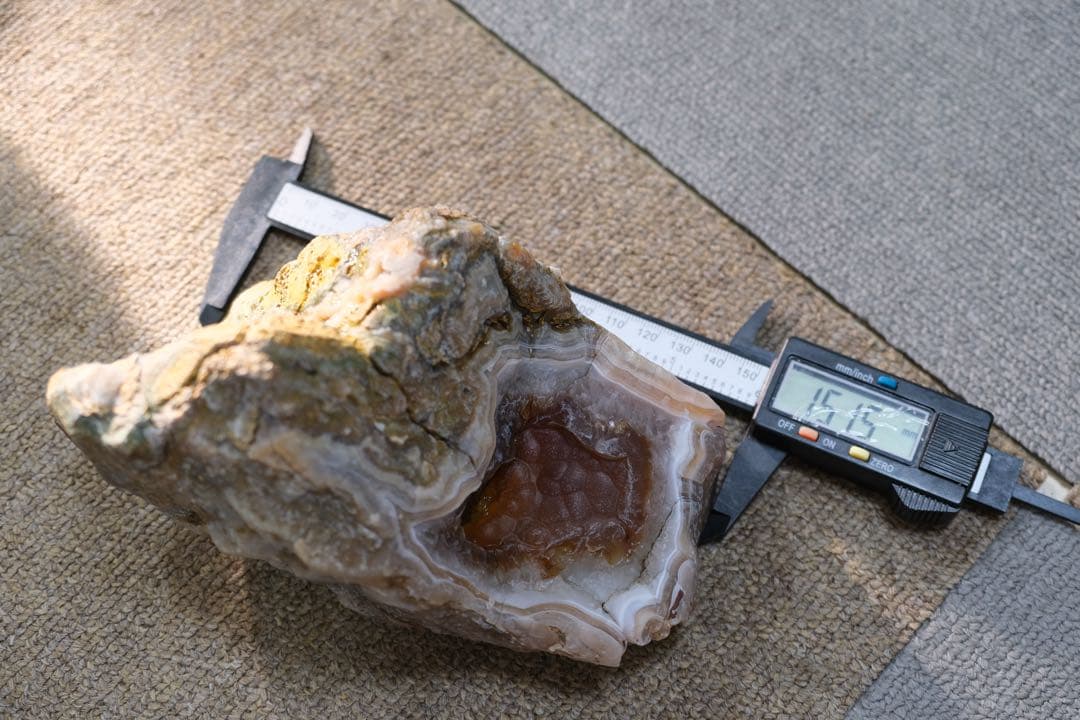 ゴビ石−1401 ゴビ瑪瑙　原石　『纏絲瑪瑙』