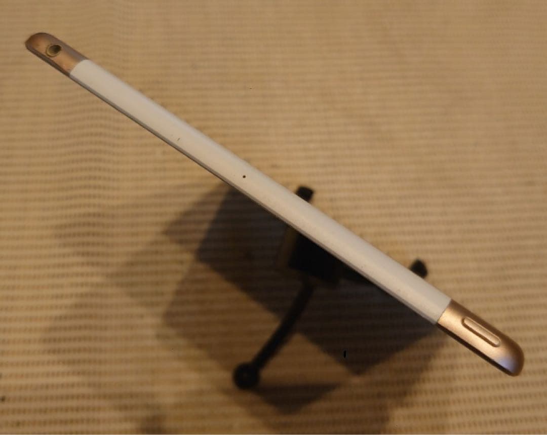 完動品SIMフリーiPad第6世代(A1954)本体32GB送料込LJMXJ