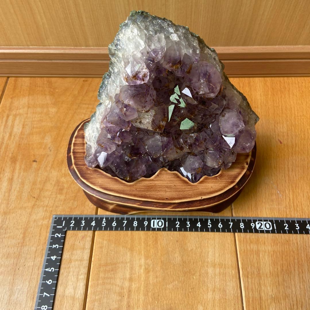 ブラジル産　カコクセナイト　イン　アメジスト　クラスター　原石　台付き