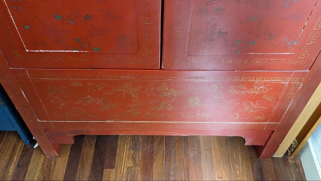 ✨シンガポール家具　存在感のある素敵な…キャビネット　落ち着いた朱赤色✨