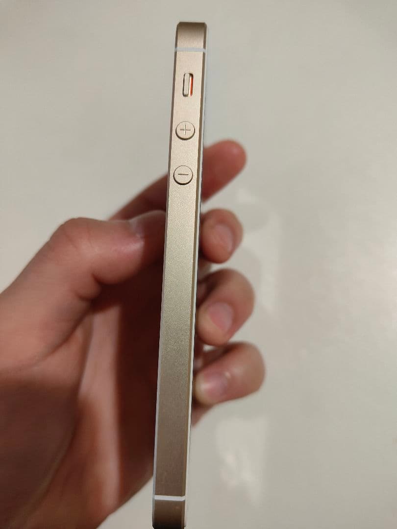 （値下げ歓迎）【美品】iPhone SE　初代 ゴールド 32GB UQモバイル