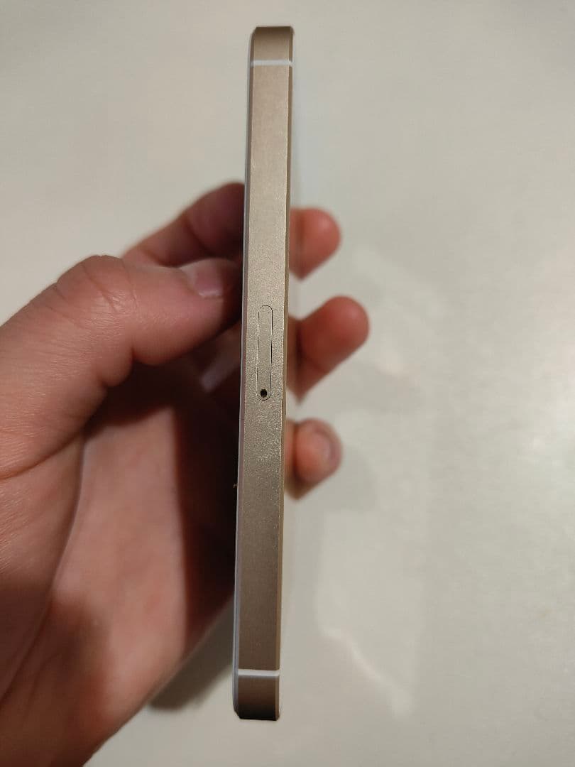 （値下げ歓迎）【美品】iPhone SE　初代 ゴールド 32GB UQモバイル