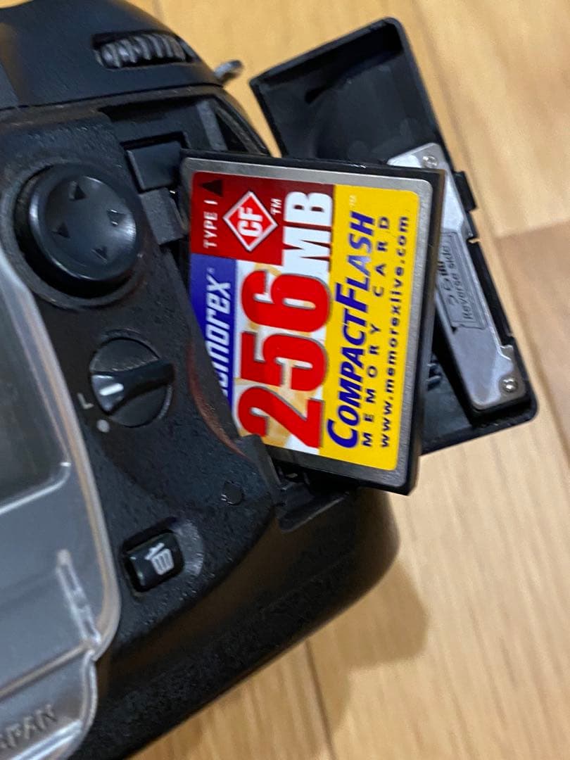 Nikon D100 デジタル一眼　Tokina 28-210 広角望遠レンズ付