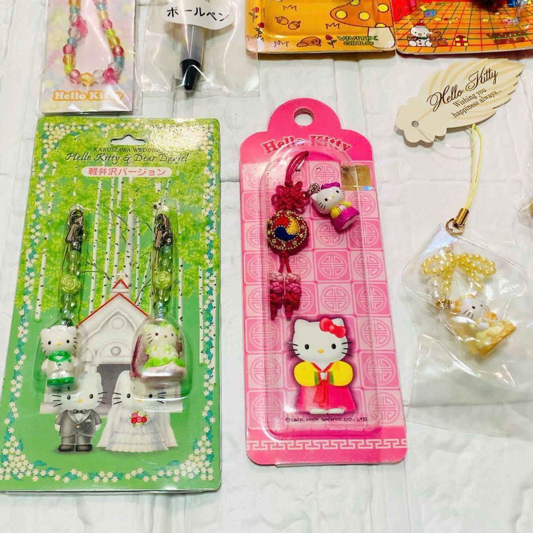 d*2様 【激レア多数】ご当地　ハローキティ vivitixストラップ　根付等