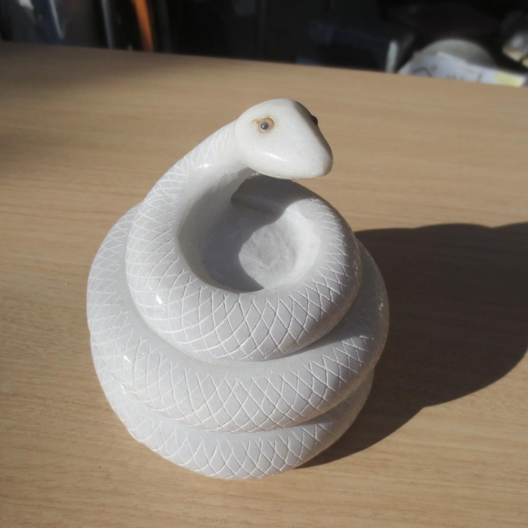 白蛇 白へび ヘビ White snake（大）天然大理石 手作り品 蛇 巳年