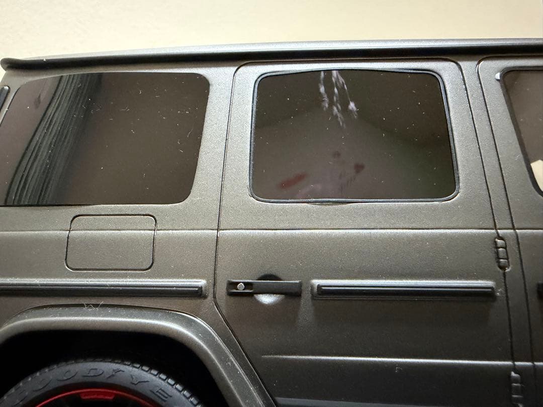 ミニカー G63 1/18 MOTORHELIX
